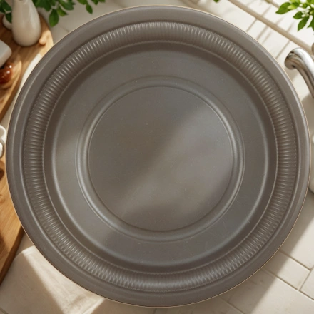 Тарелка биоразлагаемая d-230 черная (кукурузный крахмал) (50/350 шт.) Ч01 — интерьер, вид №1