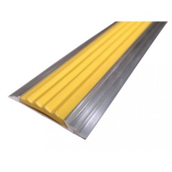 Накладка на ступени. Полоса алюминиевая с резиновой вставкой.