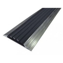 Накладка на ступени. Полоса алюминиевая с резиновой вставкой.