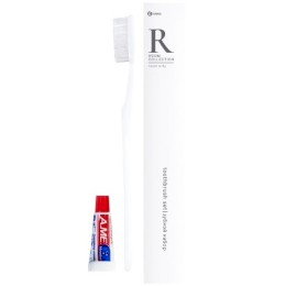 Room Зубной набор в картонной упаковке (зуб.щетка+зуб.паста в тюбике 3 г) (1/150 шт.) HR-5005